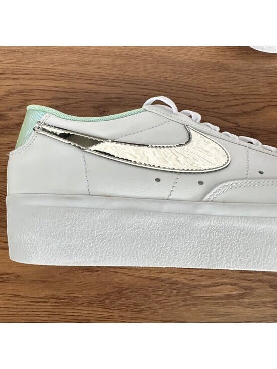 ⭐Nike Blazer Low Platform Sz 10 Men\'s Shoes White Silver Sneakers DQ7654-100 New main image 8